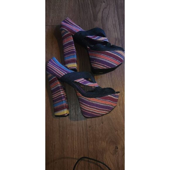 Fahrenheit Denim and Fabric Platform Heels - Picture 3 of 10